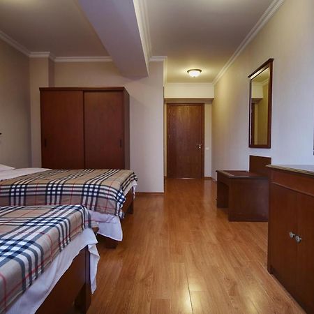 Bagrati 1003 Hotell Kutaisi Exteriör bild